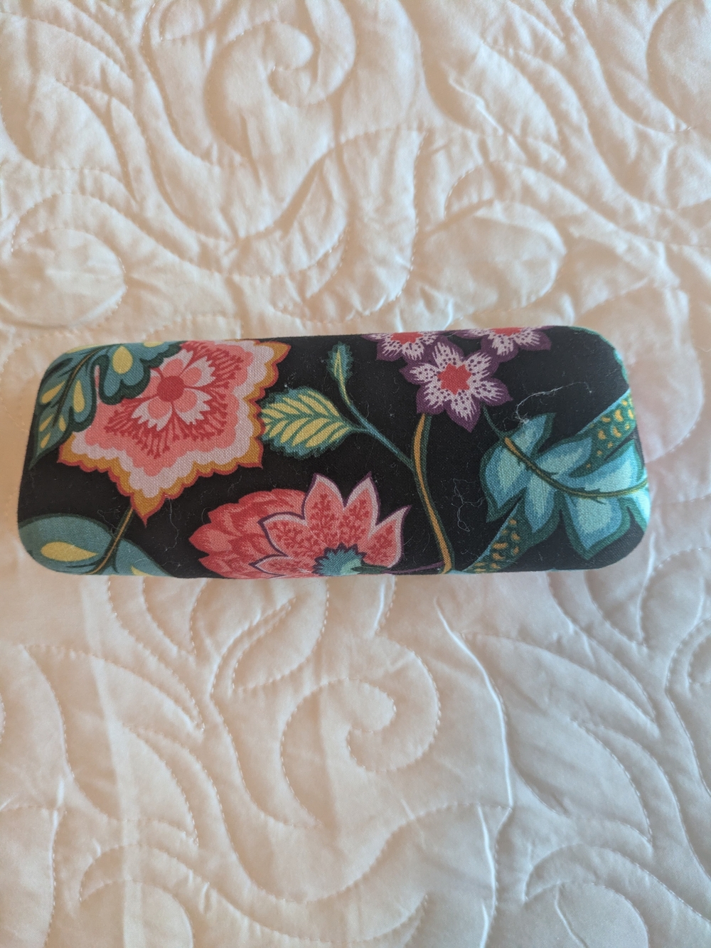 Vera Bradley Vines Floral Pattern Black Eyeglass Case - Pink & Teal Accents